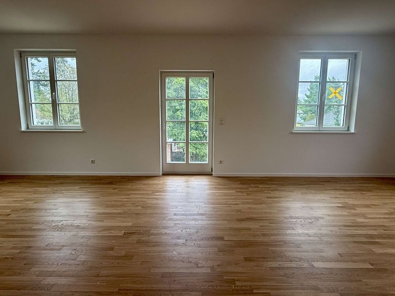 Erstbezug mit Dachboden, großem Balkon und eigenem Grundstücksanteil